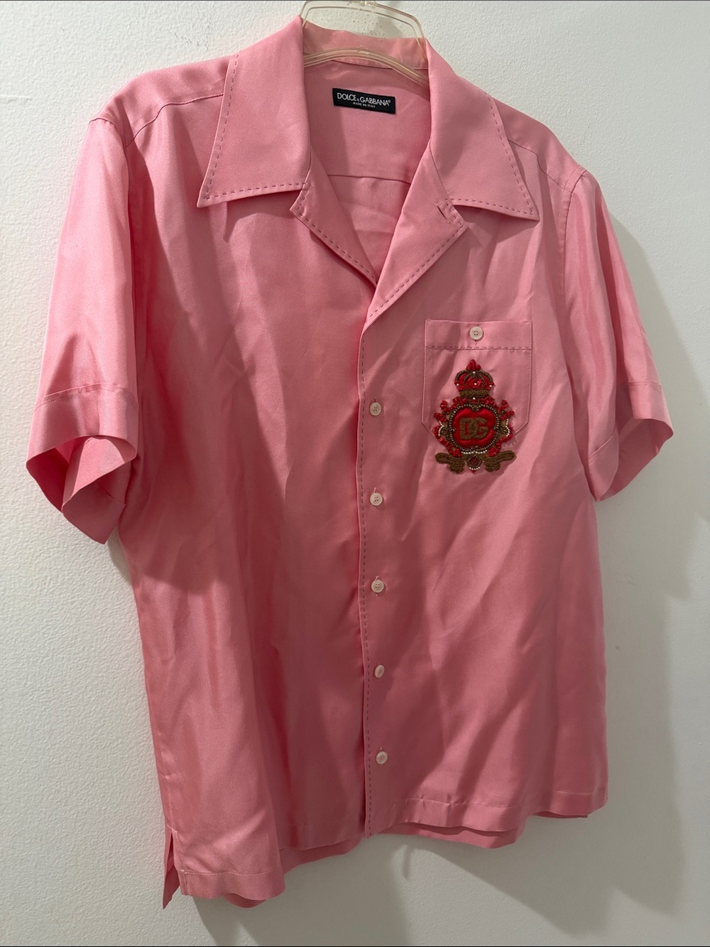 Dolce & Gabbana Pink Short-Sleeve Button-Down Shirt with Embroidered Crest